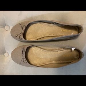 Old Navy Tan/Taupe Ballet Flats 🍁